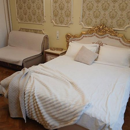 Квартира Возле Оперы Lviv Buitenkant foto