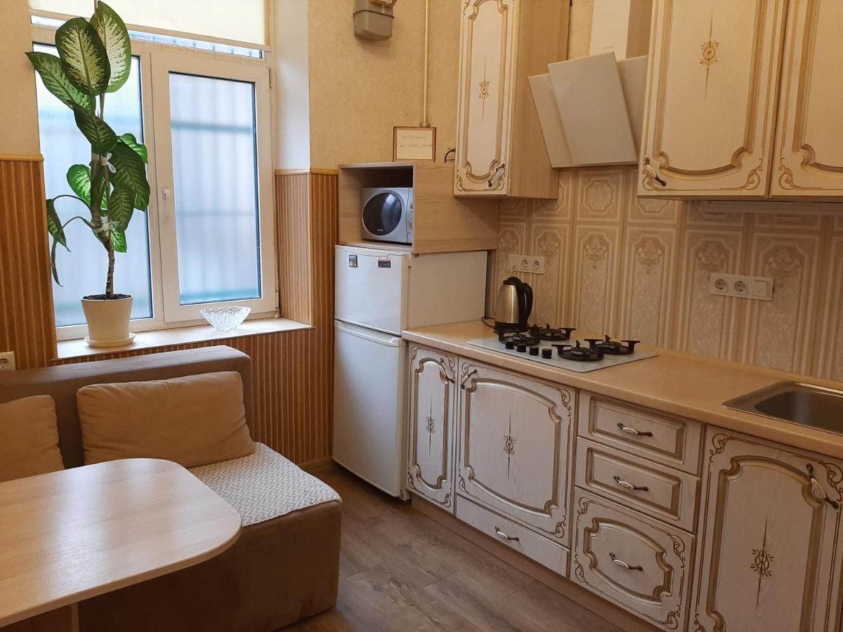 Квартира Возле Оперы Lviv Buitenkant foto
