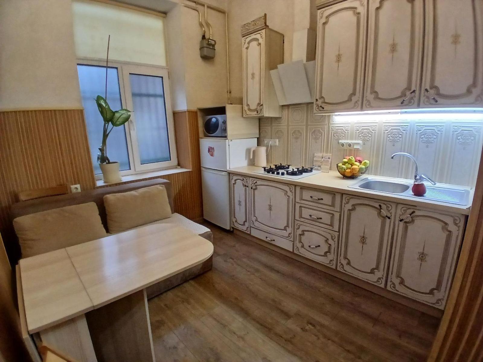 Квартира Возле Оперы Lviv Buitenkant foto
